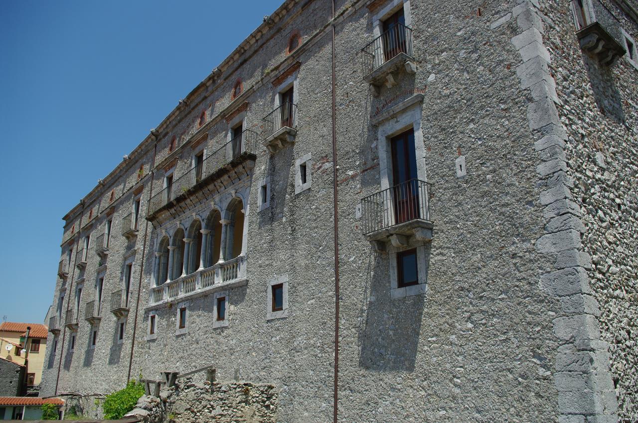 Hotel Le Due Lanterne à Aieta Extérieur photo