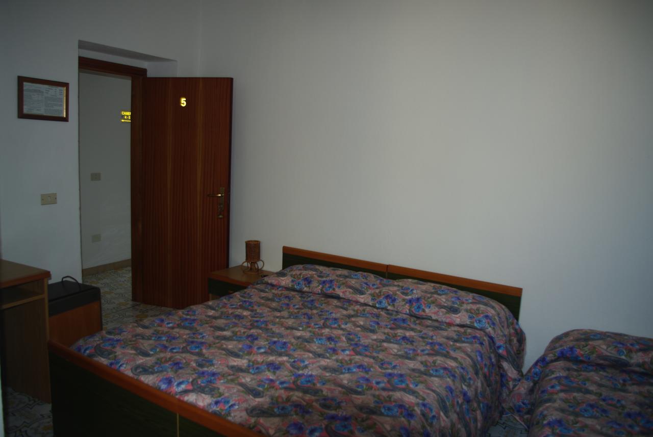 Hotel Le Due Lanterne à Aieta Extérieur photo