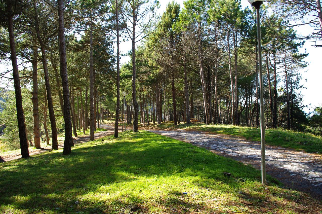 Hotel Le Due Lanterne à Aieta Extérieur photo
